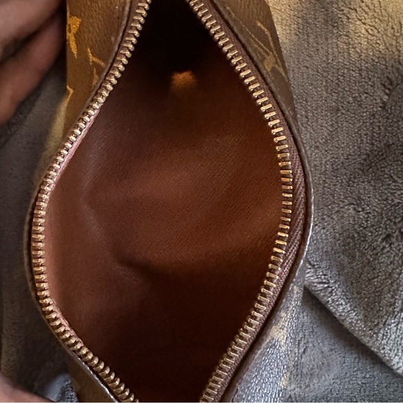 Authenticated LV Mini Papillon - Picture 3 of 8